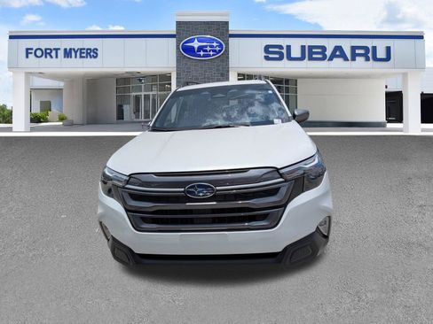 Used 2025 Subaru Forester Premium AWD/4WD image 9