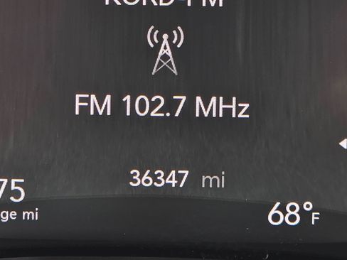 Used 2023 Chrysler Pacifica Touring-L FWD image 19