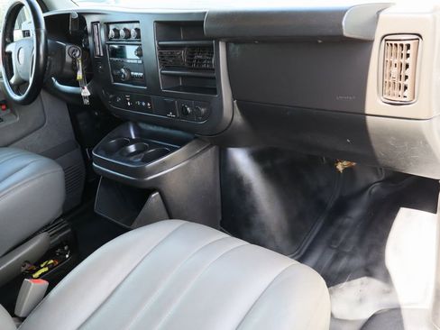 Certified 2019 GMC Savana 2500 Work Van w/ Driver Convenience Package image 26