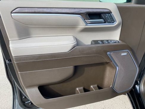 Used 2025 Chevrolet Silverado 1500 LTZ w/ Z71 Off-Road Package image 10