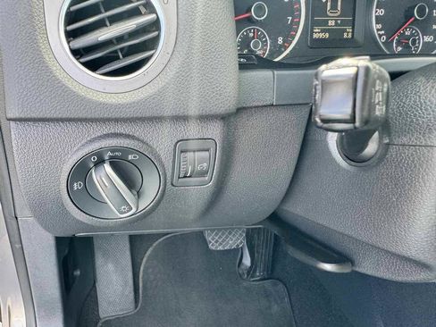 Used 2011 Volkswagen Tiguan SEL FWD image 41