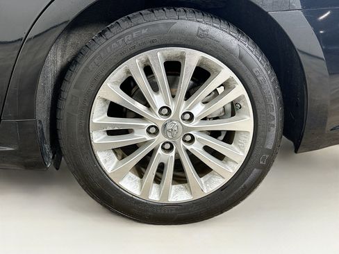 Used 2015 Toyota Avalon Limited image 11