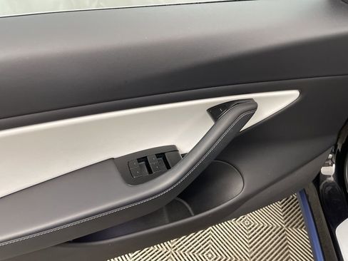Used 2018 Tesla Model 3 Long Range image 18