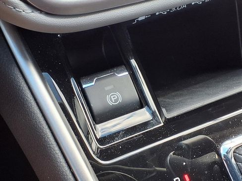 Used 2025 Subaru Outback Premium image 22