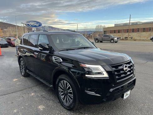 Used 2024 Nissan Armada SL w/ Midnight Edition Package image 7