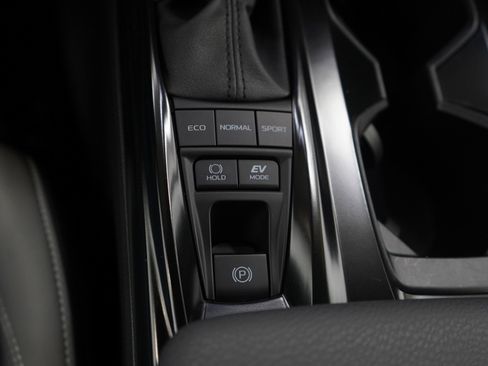 Used 2025 Toyota Camry SE image 22