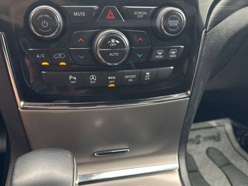 Used 2021 Jeep Grand Cherokee Laredo X AWD/4WD image 30