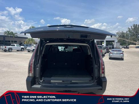 Used 2020 Cadillac Escalade ESV Premium Luxury RWD image 10