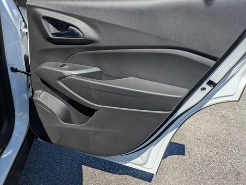 New 2026 Chevrolet Trax LT w/ Sunroof Package FWD image 29