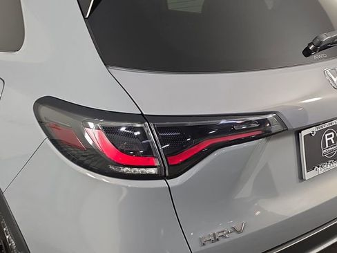 Used 2023 Honda HR-V Sport image 34