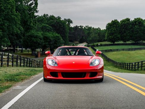 Used 2005 Porsche Carrera GT RWD image 5