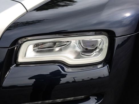 Used 2019 Rolls-Royce Dawn image 36