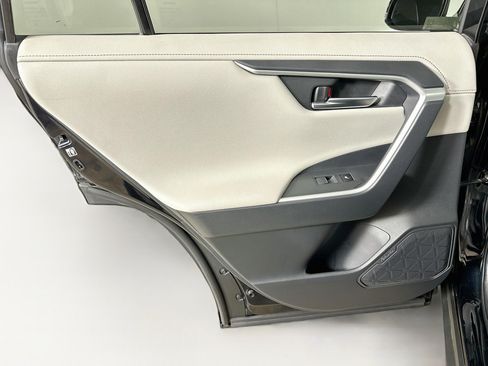 Used 2019 Toyota RAV4 Limited AWD/4WD image 27