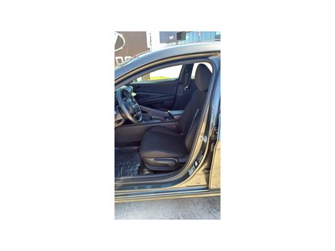 Certified 2025 Hyundai Elantra Sport FWD image 11