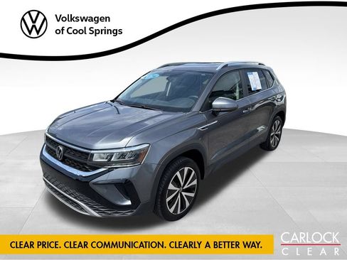 Used 2022 Volkswagen Taos SE w/ Panoramic Sunroof Package FWD image 1