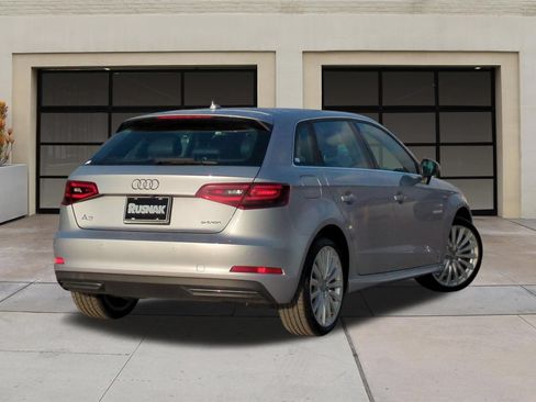 Used 2016 Audi A3 e-tron Premium Plus w/ Premium Plus Package FWD image 4