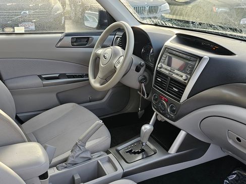 Used 2011 Subaru Forester 2.5X w/ Alloy Wheel Value Pkg image 10