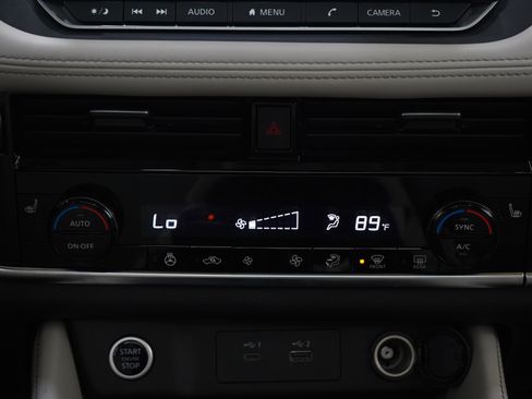 Used 2023 Nissan Rogue SL image 18