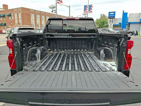 Used 2021 Chevrolet Silverado 1500 LT AWD/4WD image 29