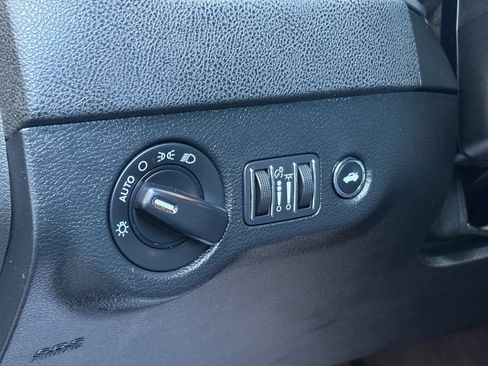 Used 2019 Dodge Charger SXT w/ Cold Weather Package image 13