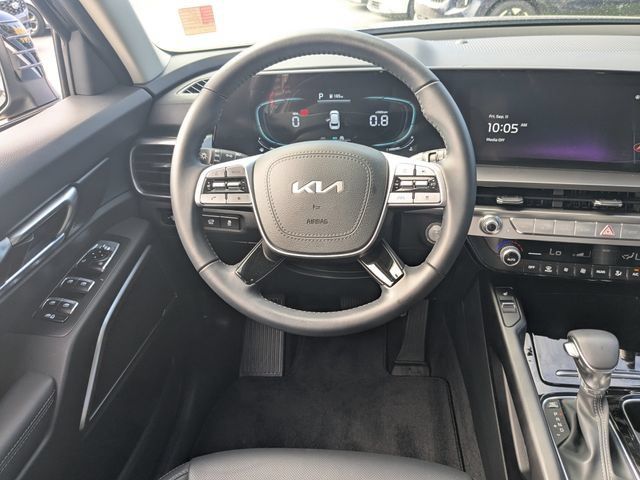 Certified 2025 Kia Telluride S FWD image 16
