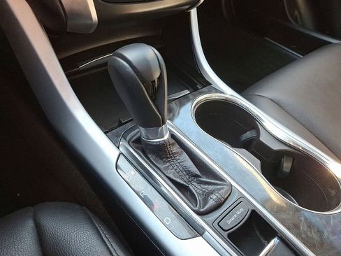 Certified 2018 Acura TLX FWD image 16