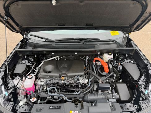 Used 2025 Toyota RAV4 LE image 31