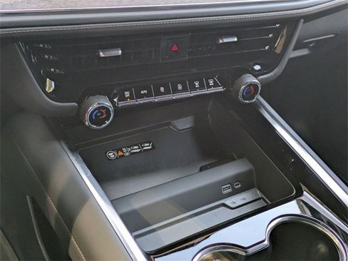 New 2026 Chevrolet Suburban High Country image 22