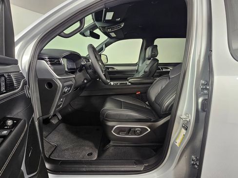 New 2026 Jeep Grand Wagoneer Limited AWD/4WD image 18