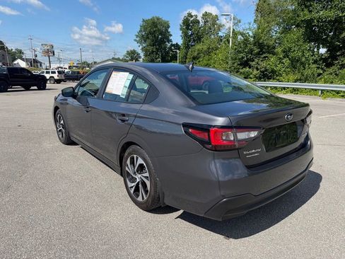 Used 2025 Subaru Legacy Premium AWD/4WD image 3