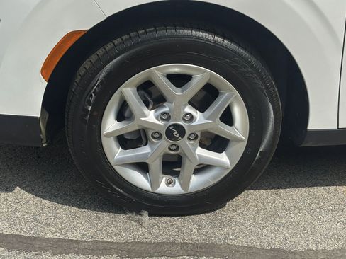 Used 2025 Kia Soul LX w/ LX Technology Package image 28