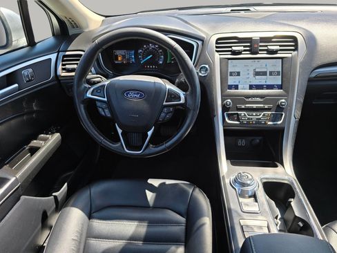 Used 2020 Ford Fusion SEL FWD image 3