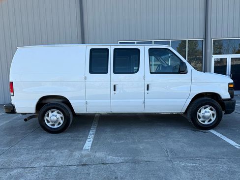 Used 2014 Ford E-250 and Econoline 250 image 4