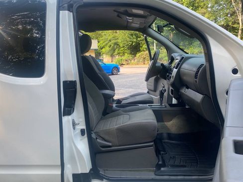 Used 2018 Nissan Frontier S RWD image 37