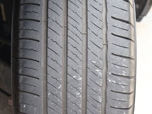 Used 2020 GMC Acadia SLT image 11