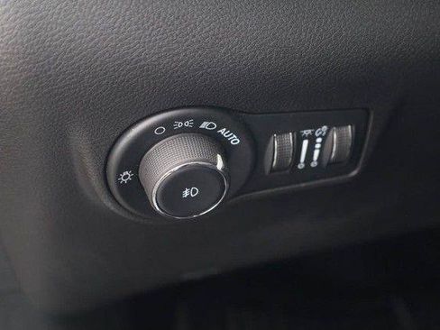 Used 2025 Jeep Compass Limited AWD/4WD image 12