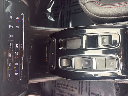 Used 2023 Chevrolet Bolt EUV LT w/ Convenience Package FWD image 20