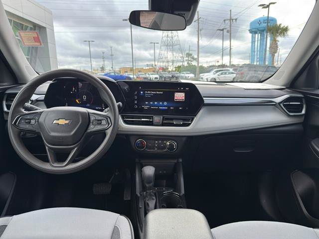 Used 2024 Chevrolet TrailBlazer LS w/ LPO, Blackout Package FWD image 12