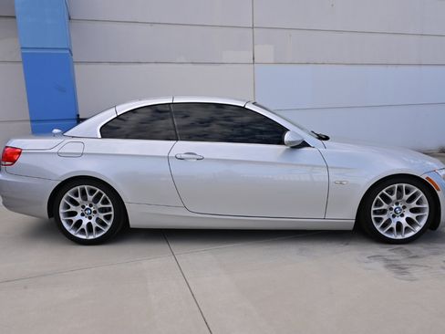 Used 2009 BMW 328i Convertible image 12