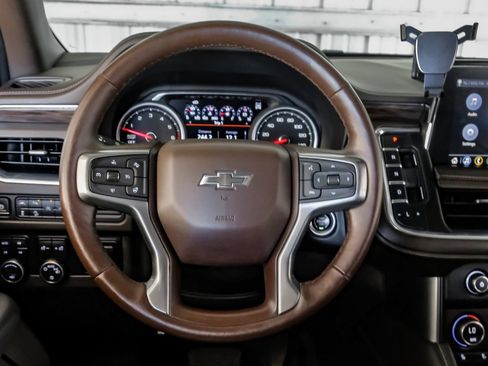 Used 2021 Chevrolet Suburban Z71 w/ Z71 Off-Road Package AWD/4WD image 15