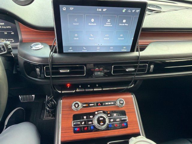 Used 2024 Lincoln Aviator Reserve w/ Equipment Group 201A AWD/4WD image 6