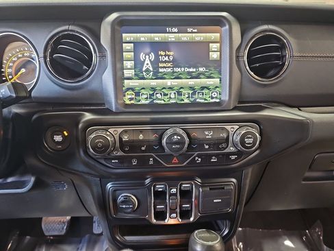 Certified 2022 Jeep Gladiator Overland image 19