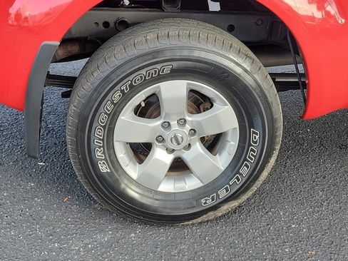 Used 2011 Nissan Frontier SV image 35