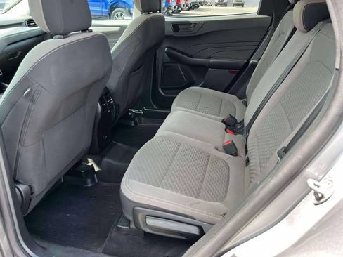 Certified 2022 Ford Escape SE w/ Cold Weather Package AWD/4WD image 18