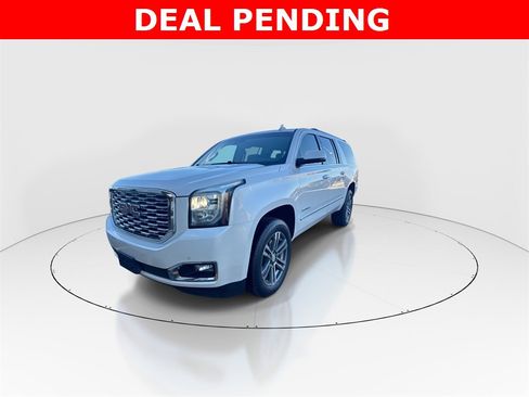 Used 2018 GMC Yukon XL Denali w/ Denali Ultimate Package image 4