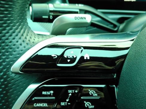 Used 2023 Mercedes-Benz C 43 AMG 4MATIC Sedan image 35