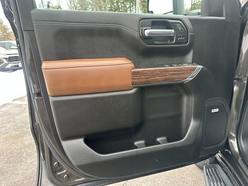 Used 2021 Chevrolet Silverado 1500 High Country w/ Technology Package image 10