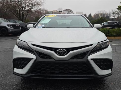 Used 2024 Toyota Camry SE image 30