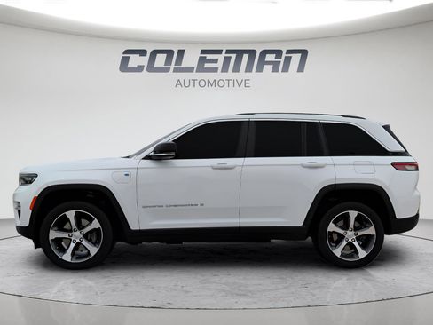 Used 2023 Jeep Grand Cherokee 4WD 4xe image 2