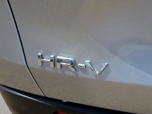 Used 2025 Honda HR-V LX image 15